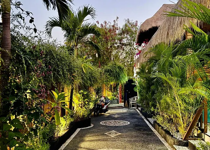 Riccio Guest House&cafe Maison d'hôtes Nusa Lembongan